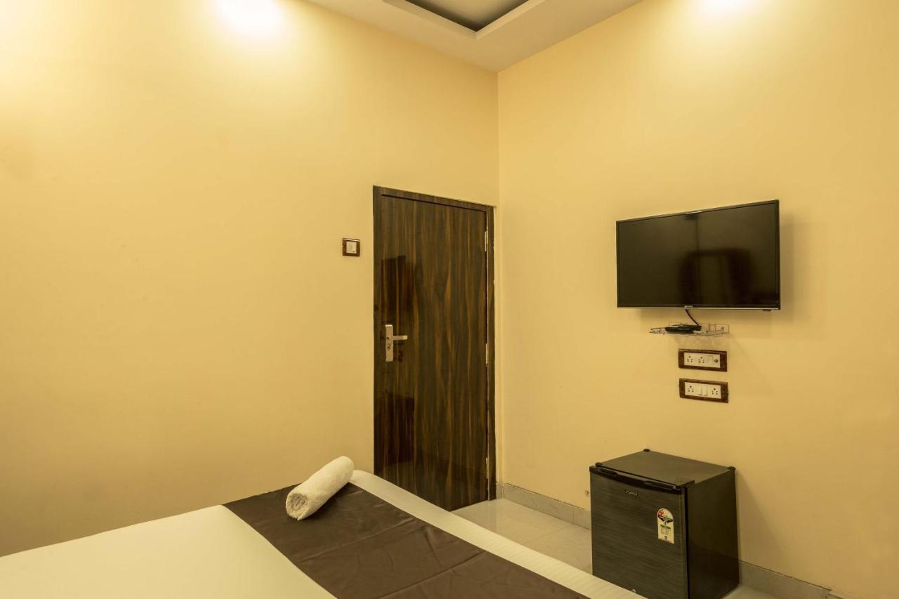 Hotel Apsara- Near J J Hospital Мумбаї Екстер'єр фото